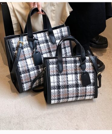 Askrykins Plaid Pattern Shoulder Small Tote Bag in Black