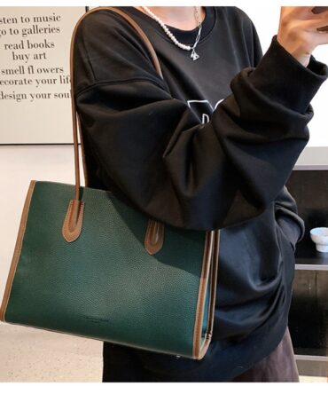 Askrykins Embossed Contrast Binding Shoulder Tote bag in Green