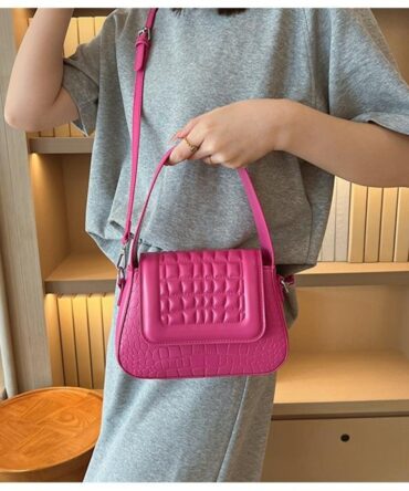 Askrykins Fashionable Saddle Crocodile Embossed Flap Bag in Pink