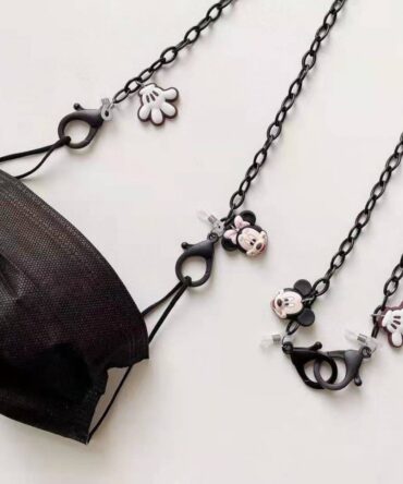 Funky Disney mask chain in black
