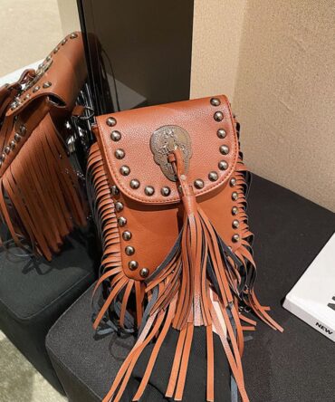 Askrykins Fringed Design Small Square flap bag in Brown