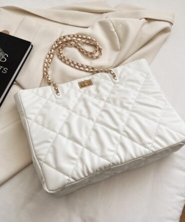 Askrykins Plaid Design Quilted Shoulder Bag in White