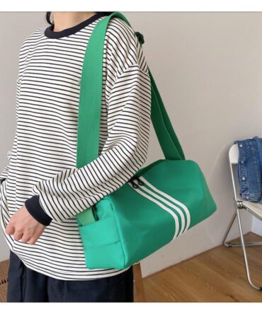 Askrykins Fashionable Mini Duffle Bag in Green