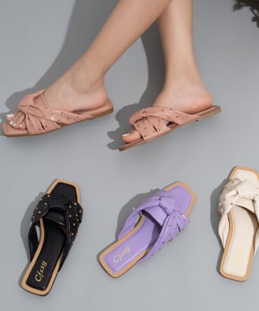 The Jackies in Sandals