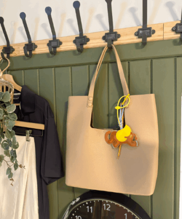 Ashrykins Oversized Structured Tote Bag & Pouch in ivory