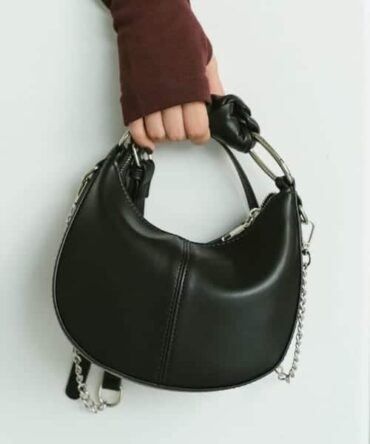 Askrykins Knot Handle Chain Mini Bag in black