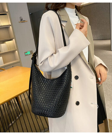 Ashrykins Woven Bucket Stylish Shoulder Bag in Black