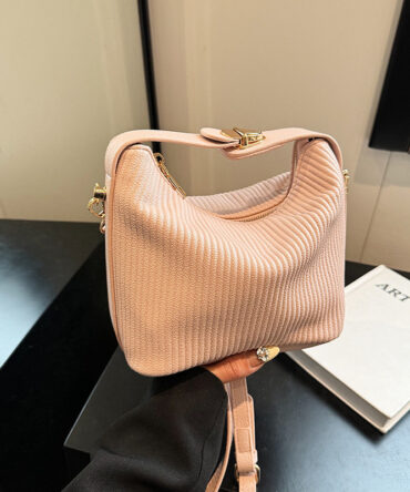 Ashrykins Blush Elegance Shoulder Bag in light Pink