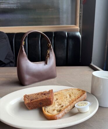 Ashrykins Trendy Hobo PU Leather Shoulder Crossbody Bag in Brown