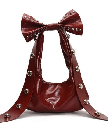 Swircle stud bag in Red