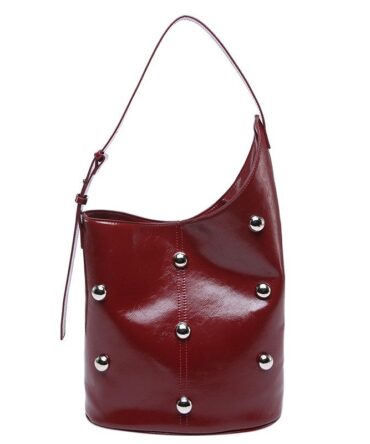 Stud glow Gloss Crimson Charm Shoulder in Red