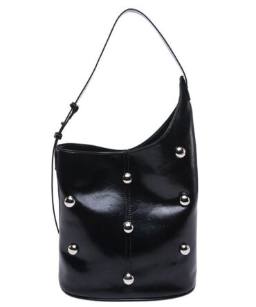 Stud glow Gloss Crimson Charm Shoulder in Black