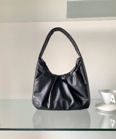 Stellar Puff Shoulder Bag in Black