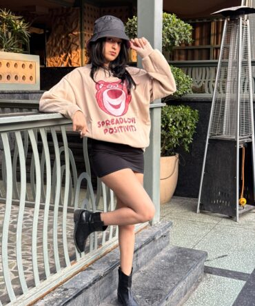 Cute Bear Beige Sweatshirt